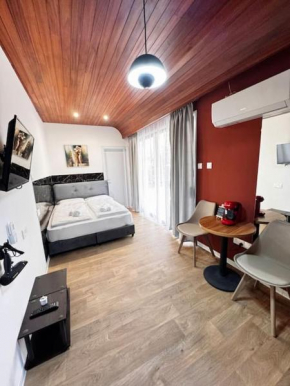 Modern Studio N1 private Kitchenette and Bathroom